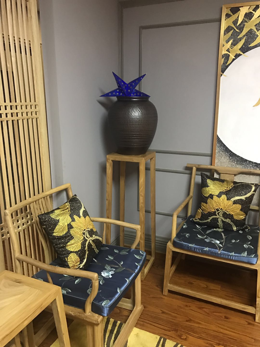 周二我和朋友去的一家东莞高档足疗油压洗浴会馆中心,给您提供干净舒适的环境