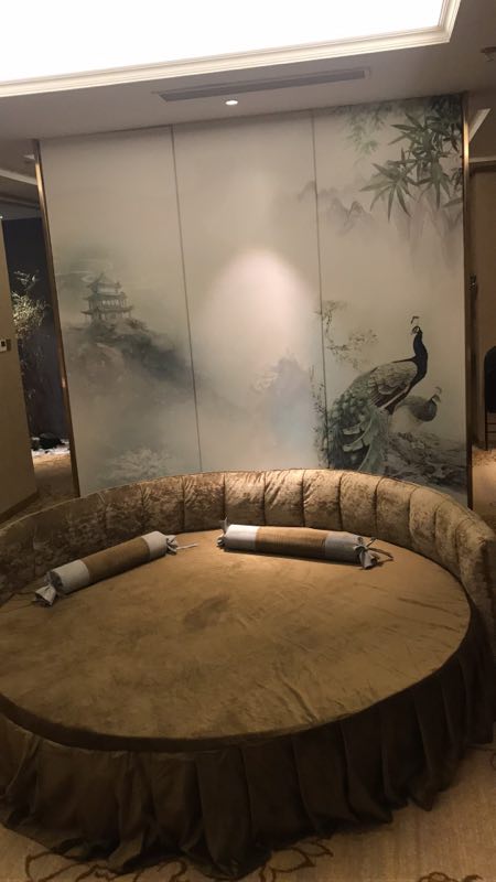 周六无事老板推荐我去南通高档按摩休闲会馆中心,在美好中沉沦品味!