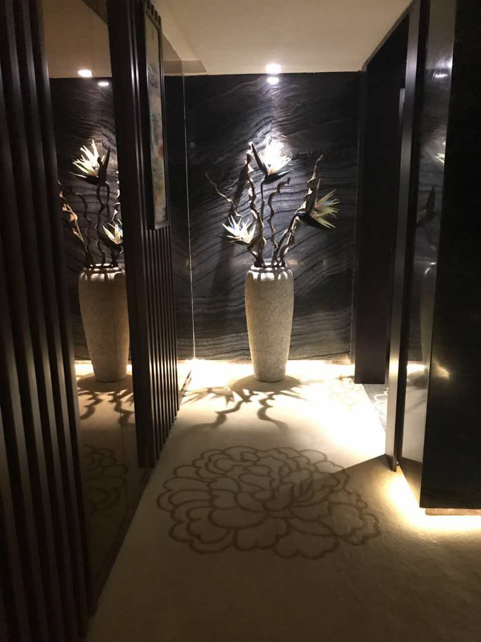 昨天我和兄弟去的一家北京太阳宫高级推拿足浴休闲中间,这服务很到位,值得细细品味!