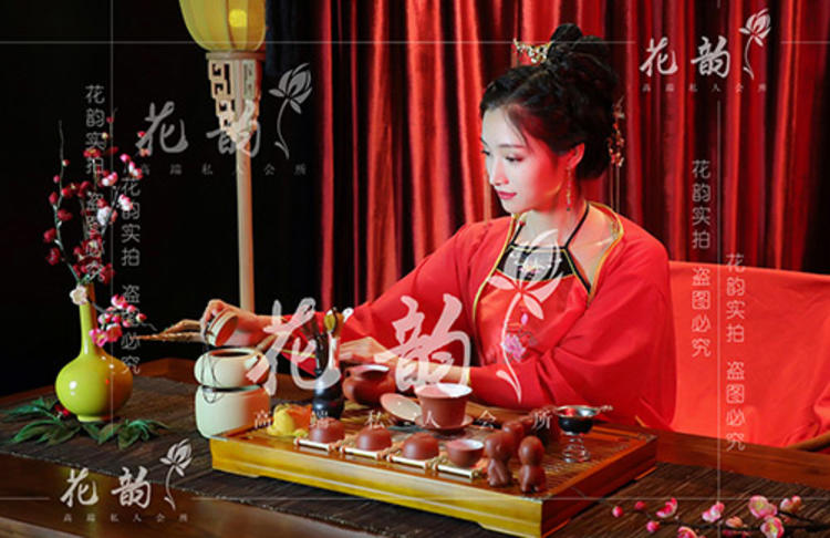 老板说今天非要去成都足浴按摩会所，很好奇到底是什么魔力这么吸引他